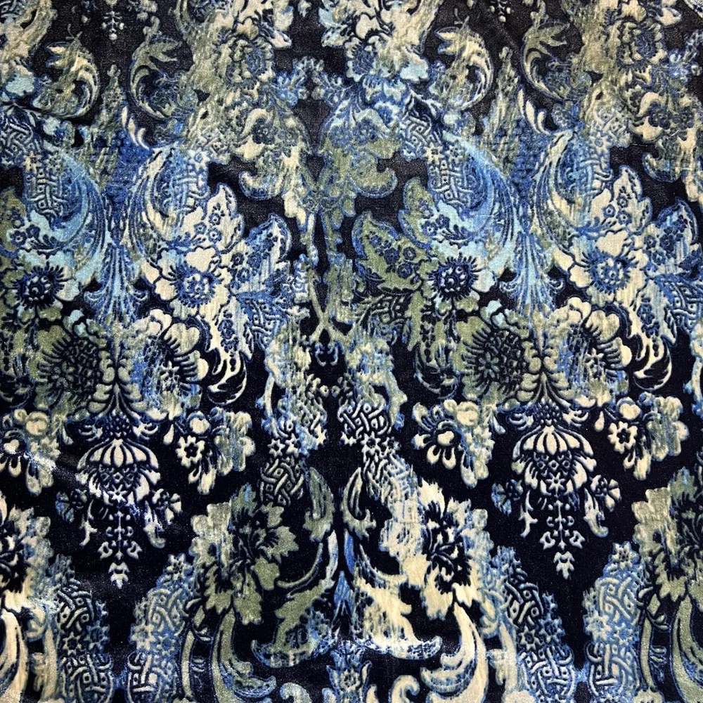 Catherines Women’s Plus Size 5X Velvet Blue Floral Print 3/4 Sleeve V Neck Tunic
